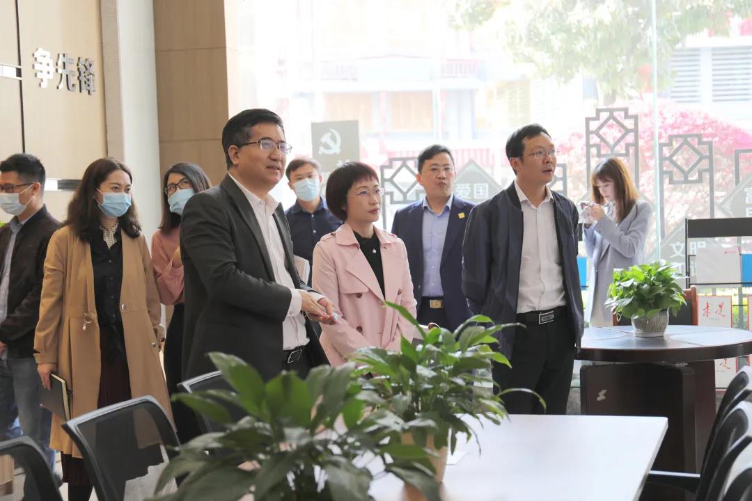 广州白云区均禾街党工委书记郭惠华一行莅临尊龙凯时调研指导