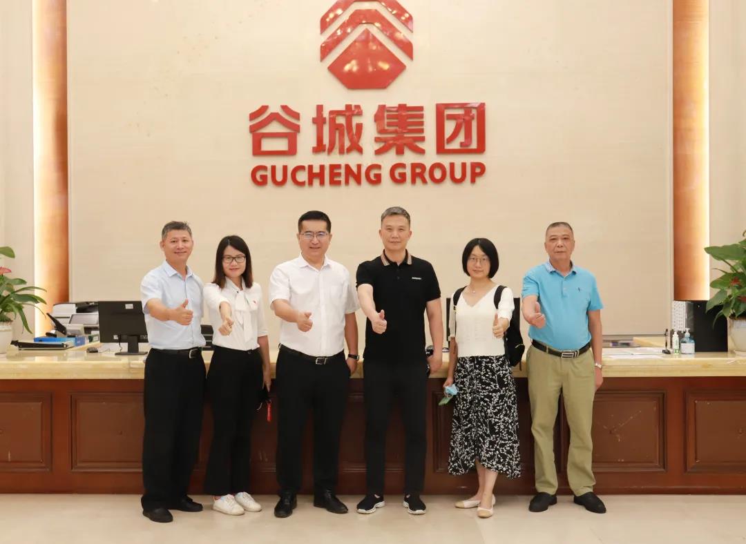 白云区委统战部副部长、区工商联党组孙志辉书记一行莅临尊龙凯时调研指导